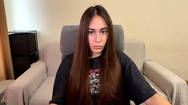 Snapshot of AliceKolltt chatting on 18, 11, 2025 AliceKolltt online show from 18, 11, 2025