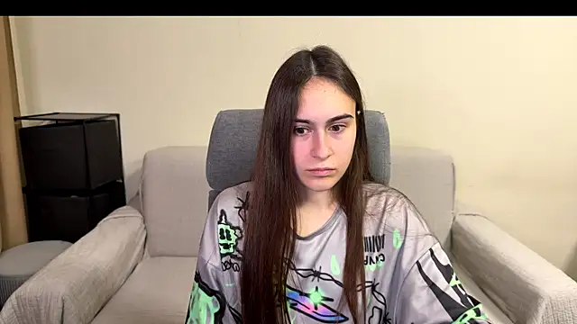 Snapshot of AliceKolltt chatting on 3, 12, 2025 AliceKolltt online show from 3, 12, 2025