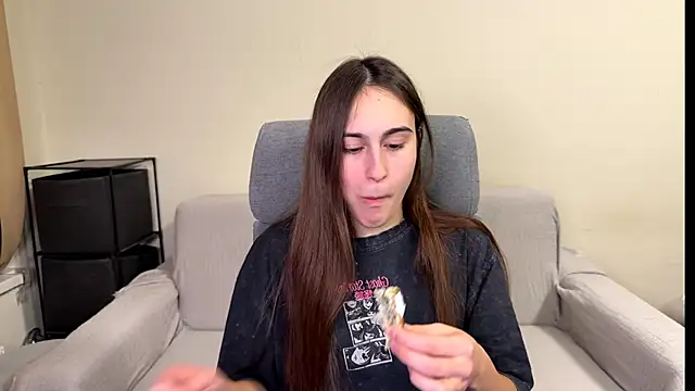 Snapshot of AliceKolltt chatting on 8, 2, 2026 AliceKolltt online show from 8, 2, 2026