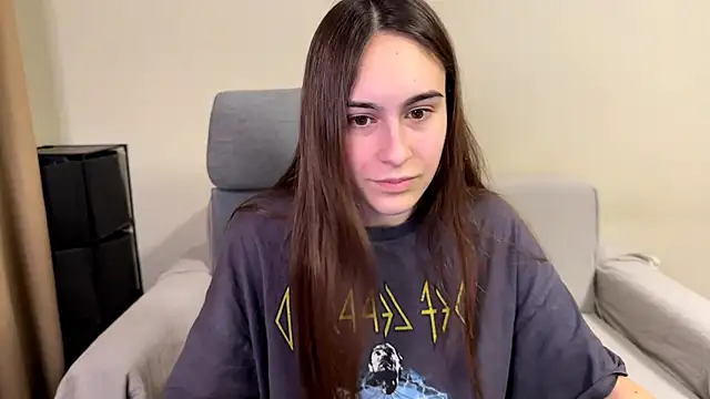 Snapshot of AliceKolltt chatting on 3, 3, 2026 AliceKolltt online show from 3, 3, 2026