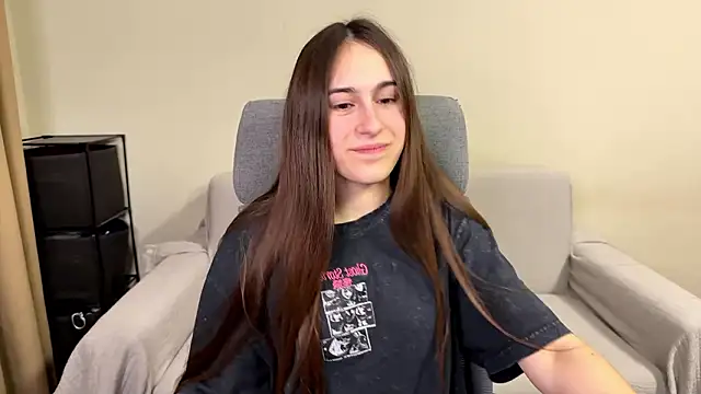 Snapshot of AliceKolltt chatting on 12, 3, 2026 AliceKolltt online show from 12, 3, 2026