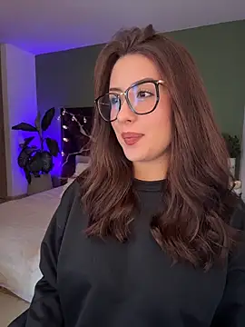 EmaSaenz online show from 14, 4, 2026