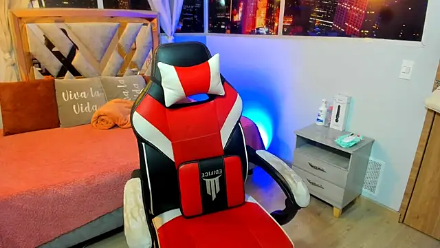 Snapshot of Kendall_Sophy chatting on 22, 1, 2025 Kendall Sophy online show from 22, 1, 2025