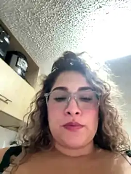 Snapshot of Sara_smiiith211 chatting on 23, 4, 2026 Sara smiiith211 online show from 23, 4, 2026