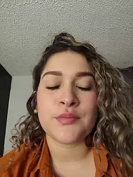 Snapshot of Sara_smiiith211 chatting on 3, 5, 2026 Sara smiiith211 online show from 3, 5, 2026