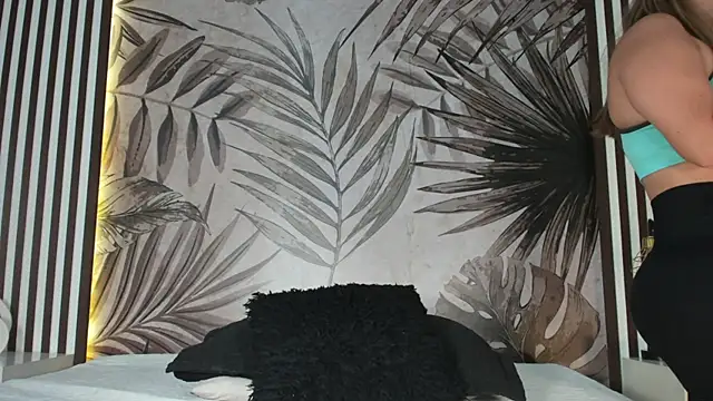 Samaantha-White online show from 6, 3, 2025