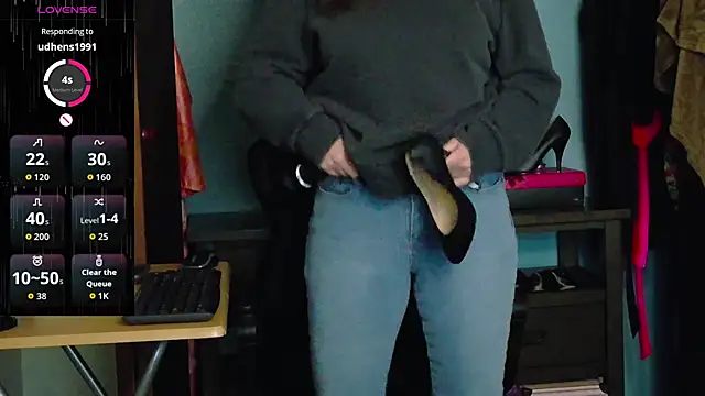 Snapshot of TreeJeanne chatting on 27, 10, 2025 TreeJeanne online show from 27, 10, 2025