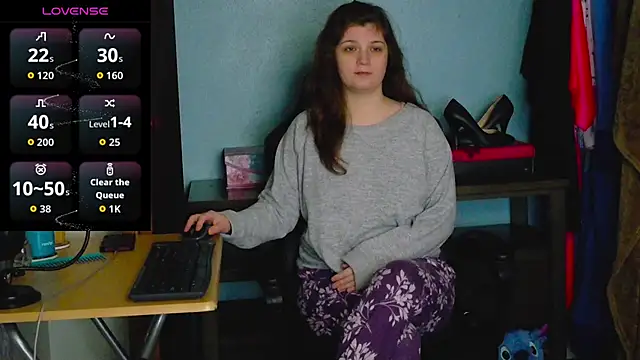 Snapshot of TreeJeanne chatting on 18, 11, 2025 TreeJeanne online show from 18, 11, 2025