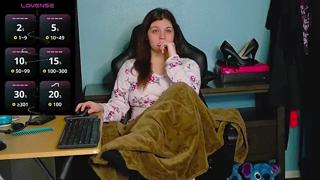 Snapshot of TreeJeanne chatting on 28, 11, 2025 TreeJeanne online show from 28, 11, 2025