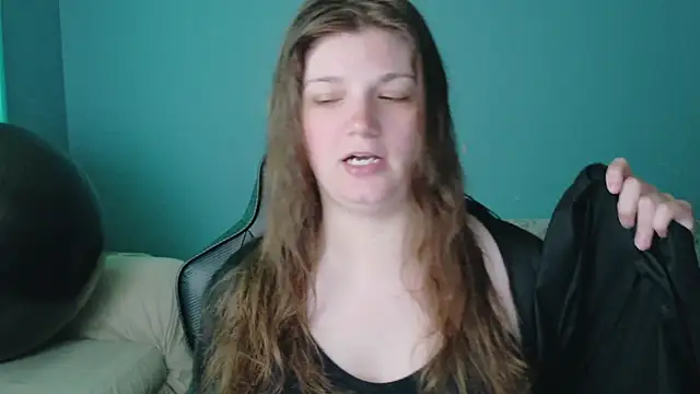 Snapshot of TreeJeanne chatting on 22, 6, 2026 TreeJeanne online show from 22, 6, 2026