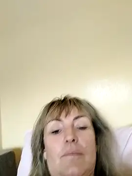 Snapshot of Tinuus chatting on 14, 11, 2025 Tinuus online show from 14, 11, 2025