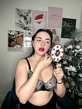 Snapshot of HoneySweetBee chatting on 15, 12, 2025 HoneySweetBee online show from 15, 12, 2025