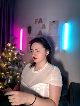 Snapshot of HoneySweetBee chatting on 19, 12, 2025 HoneySweetBee online show from 19, 12, 2025