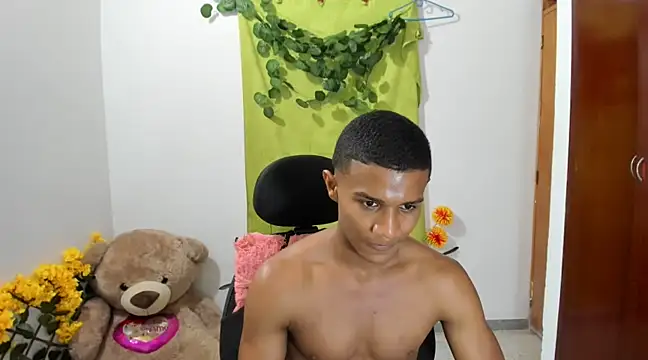 Snapshot of corzoethan chatting on 8, 2, 2025 corzoethan online show from 8, 2, 2025