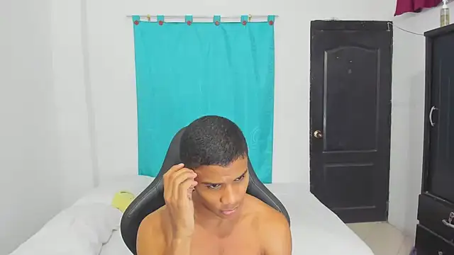 Snapshot of corzoethan chatting on 10, 9, 2025 corzoethan online show from 10, 9, 2025