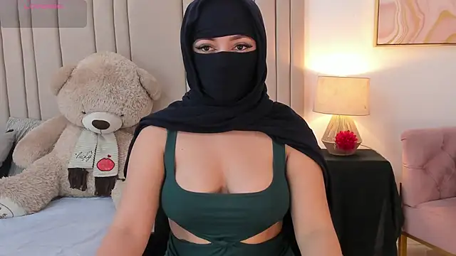 Snapshot of izadii chatting on 24, 6, 2026 izadii online show from 24, 6, 2026