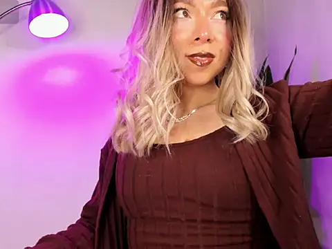 Snapshot of victoria_qq chatting on 24, 10, 2025 victoria qq online show from 24, 10, 2025