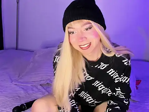 Snapshot of victoria_qq chatting on 16, 11, 2025 victoria qq online show from 16, 11, 2025