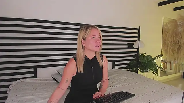 stefanny ruiz  online show from 3, 2, 2025