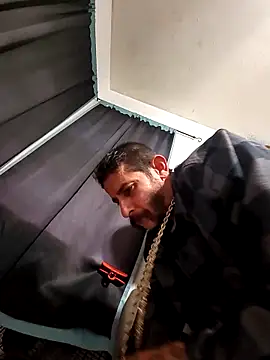 LongDickZee562 online show from 5, 12, 2025