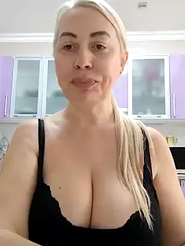 HotJanet online show from 2, 2, 2025