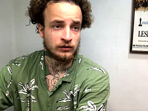 Snapshot of layneinchains chatting on 29, 10, 2025 layneinchains online show from 29, 10, 2025