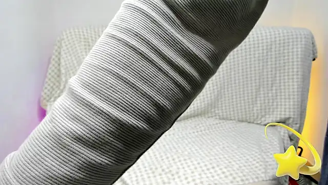 Snapshot of layneinchains chatting on 5, 2, 2026 layneinchains online show from 5, 2, 2026