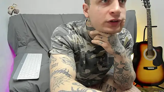 Snapshot of layneinchains chatting on 8, 2, 2026 layneinchains online show from 8, 2, 2026