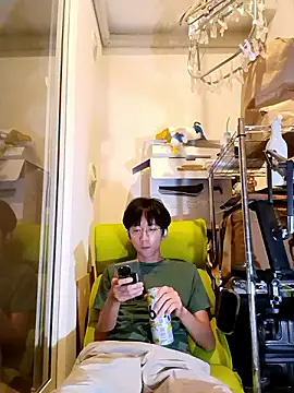 Snapshot of freeeeeessssss111 chatting on 13, 10, 2025 freeeeeessssss111 online show from 13, 10, 2025