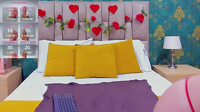 SuzanSmithh online show from 20, 2, 2025