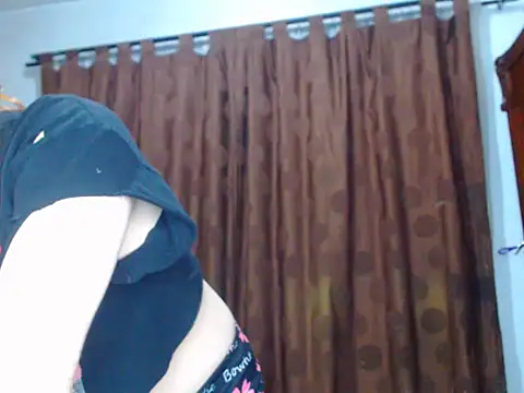 Redhead incandy online show from 15, 6, 2026