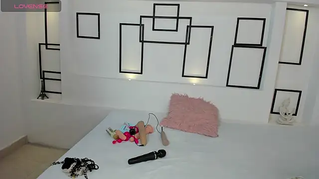 Snapshot of NicholScully chatting on 17, 12, 2024 NicholScully online show from 17, 12, 2024