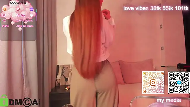 Snapshot of Tracy-Taylor chatting on 11, 9, 2025 Tracy-Taylor online show from 11, 9, 2025