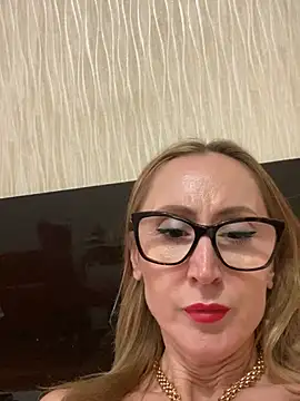 LauraDavis online show from 28, 7, 2026
