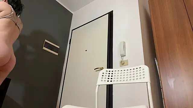 Monicbabe online show from 15, 4, 2026