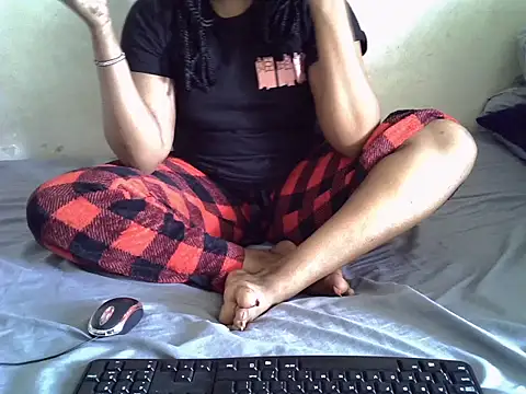 Snapshot of Crystal__Gee chatting on 6, 7, 2026 Crystal Gee online show from 6, 7, 2026