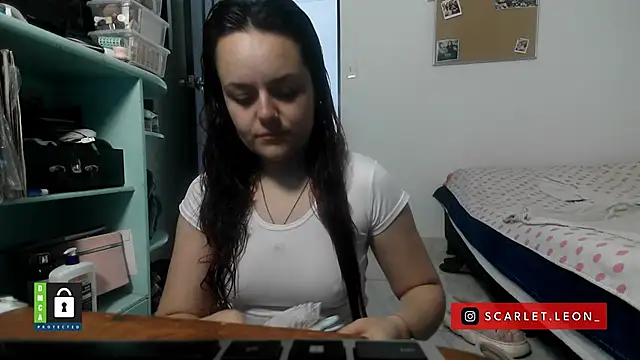 Scarletleon77 online show from 12, 11, 2025