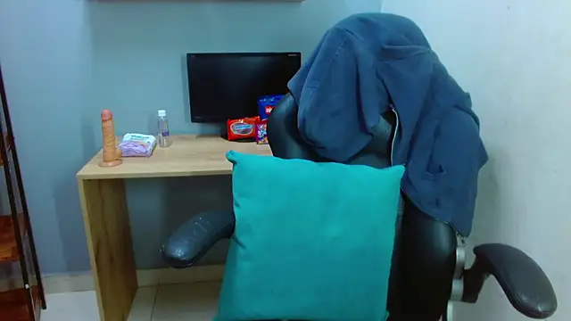 Snapshot of Erika_Stevens chatting on 5, 1, 2025 Erika Stevens online show from 5, 1, 2025