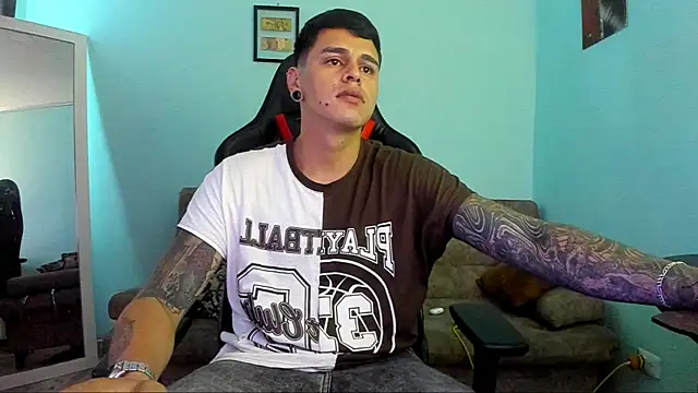 Snapshot of E_Moon chatting on 9, 12, 2024 E Moon online show from 9, 12, 2024