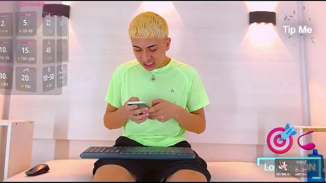 Snapshot of jeic_18 chatting on 23, 9, 2025 jeic 18 online show from 23, 9, 2025