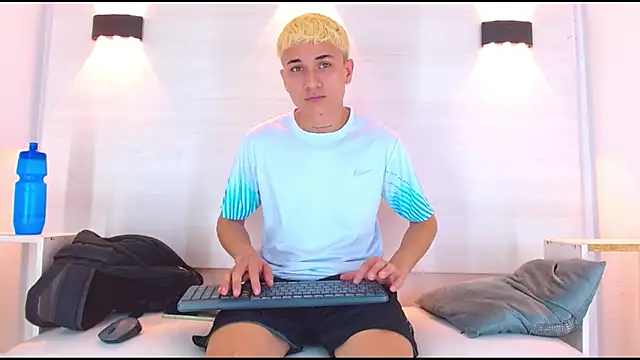 Snapshot of jeic_18 chatting on 26, 9, 2025 jeic 18 online show from 26, 9, 2025