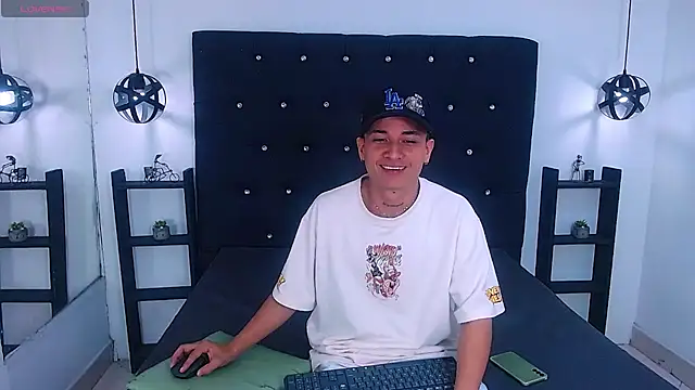 Snapshot of jeic_18 chatting on 12, 10, 2025 jeic 18 online show from 12, 10, 2025