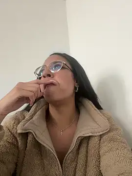 valentinabaez online show from 12, 2, 2025