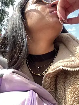 valentinabaez online show from 15, 2, 2025