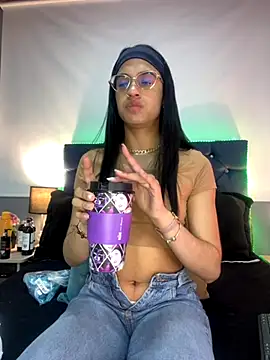 valentinabaez online show from 26, 11, 2025