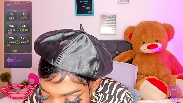 Tayssa Maravilh online show from 8, 3, 2025