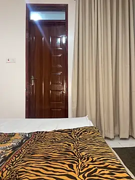 hot daily online show from 11, 4, 2026