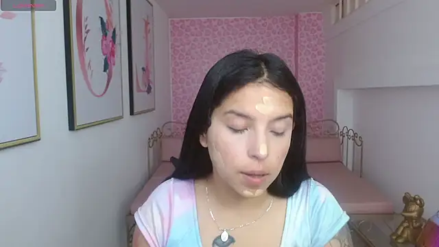 Snapshot of Small_naughty_ chatting on 7, 6, 2026 Small naughty online show from 7, 6, 2026