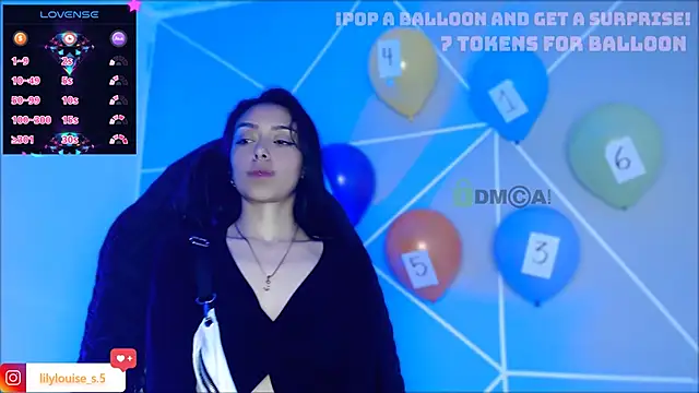 Snapshot of lilylouisee chatting on 17, 12, 2025 lilylouisee online show from 17, 12, 2025