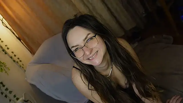 Snapshot of NaughtYHomemadE chatting on 22, 12, 2024 NaughtYHomemadE online show from 22, 12, 2024